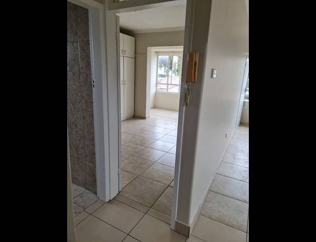 2 bed property to rent in ESSENWOOD